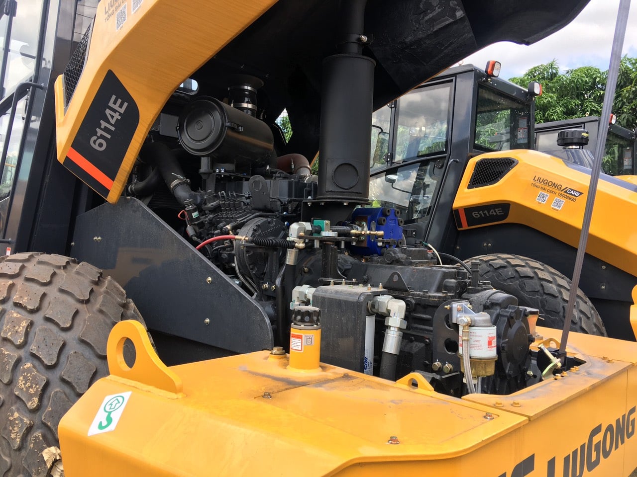 XE LU RUNG LIUGONG 6114E TỰ TRỌNG 14 TẤN - RUNG 30 TẤN | THẾ GIỚI MÁY XÂY DỰNG HẢI ÂU